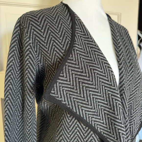 Vince Camuto Black & Grey Herringbone Open Cardigan – Size Medium - Picture 4 of 8